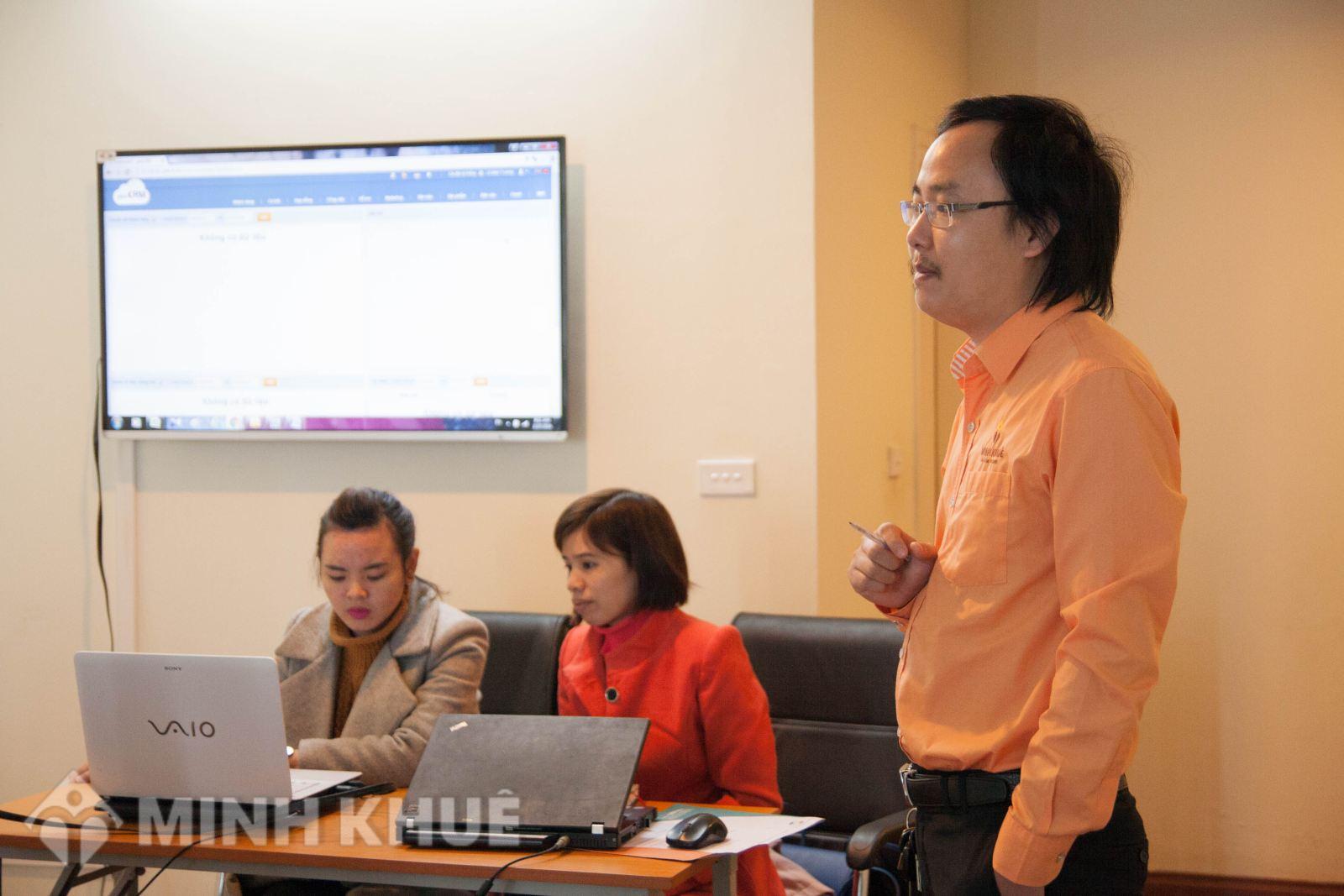 Buổi tập huấn sử dụng công nghệ genCRM tại công ty Luật Minh Khuê - đợt 1