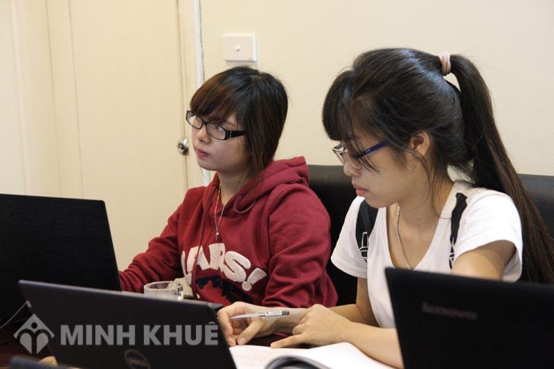 Buổi đào tạo kỹ năng tư vấn pháp luật doanh nghiệp cho các học viên của công ty Luật Minh Khuê năm 2015