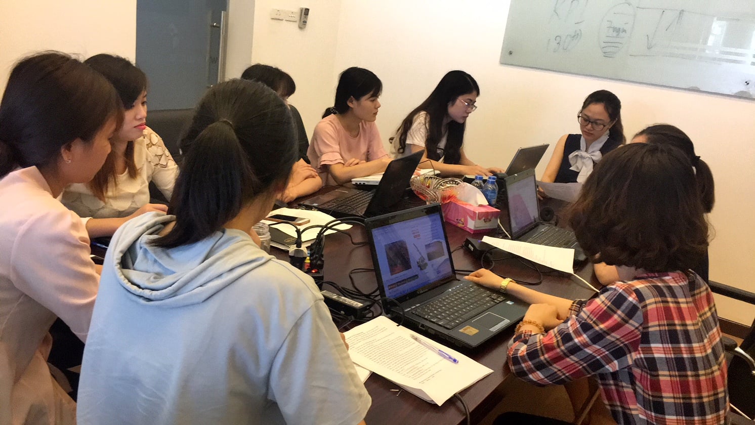 Buổi tập huấn kỹ năng tư vấn pháp luật tại Công ty Luật Minh Khuê ngày 13/5/2018