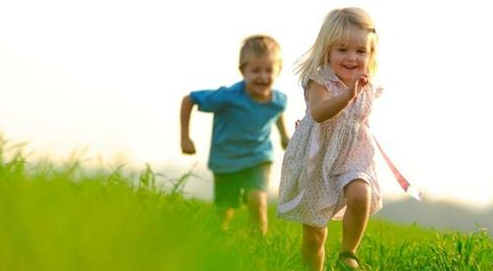 Giao trẻ mới sinh cho người khác chiếm giữ bất hợp pháp y tá chịu trách nhiệm thế nào?