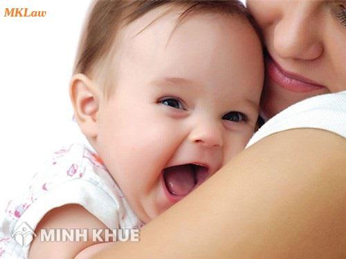Đã nghỉ việc có được thanh toán tiền dưỡng sức sau khi sinh ?