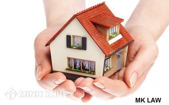  Bố tôi muốn tặng đất cho con trai thì gia đình tôi phải nộp thuế là bao nhiêu ?