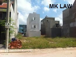 Trường hợp đã ra công chứng hoàn tất thủ tục, bị chủ đất đòi hủy hợp đồng vì không ra đượ sổ hồng?