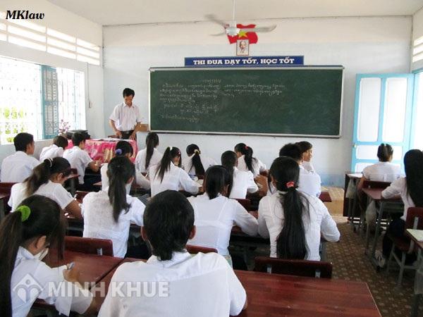 Hiệu trưởng dạy không đủ số tiết quy định xử lý như nào ?