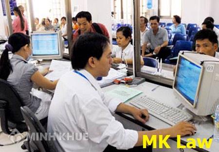 Quyết định tạm đình chỉ của giám đốc đúng hay sai?