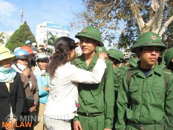 Có được hoãn nghĩa vụ quân sự không khi vừa đỗ đại học ?