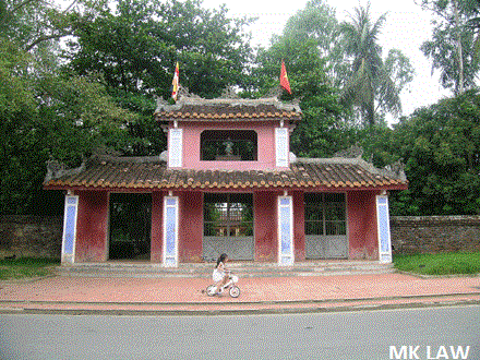 Thủ tục xin phép xây dựng ngôi miếu ở thôn ?