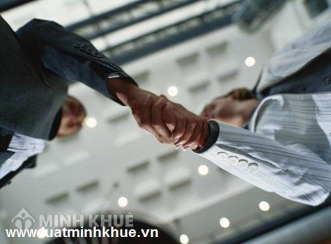 Thủ tục tăng vốn điều lệ bằng tài sản góp vốn ? Cách chuyển phần vốn góp trong công ty thực hiện thế nào ?