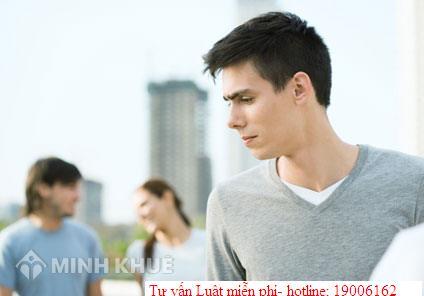 Người vợ muốn kiện chồng vi phạm luật hôn nhân như thế nào ?