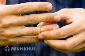 Chồng bị phạt tù, vợ có quyền ly hôn không?