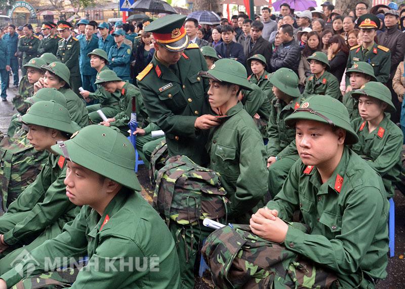 Bị nhiều bệnh về mắt có bị gọi nhập ngũ không?