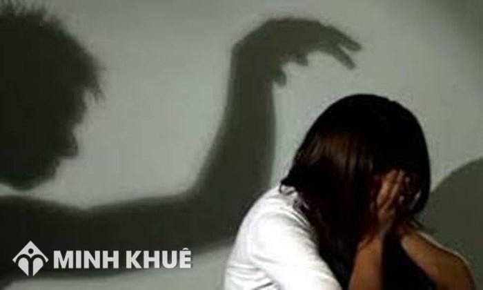 Bị bỏ thuốc mê và hiếp dâm có thai 03 tháng thì hình phạt với người hiếp dâm như thế nào? Mẫu đơn tố giác tội phạm?
