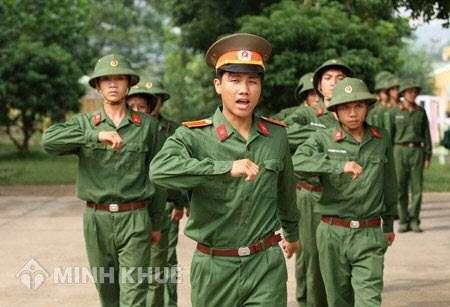 Bị cận 2 mắt đều 2 phảy có được tạm hoãn nghĩa vụ quân sự ?