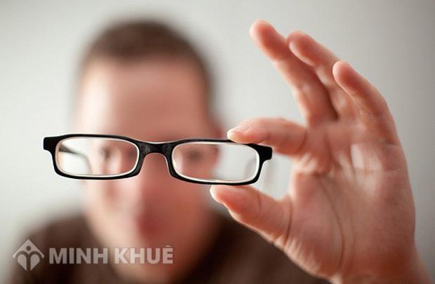 Bị loạn thị có phải đi thực hiện nghĩa vụ quân sự không ? Tại sao vẫn trúng tuyển NVQS ?