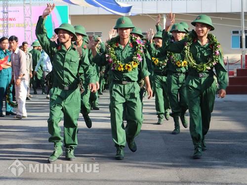 Bị thừa ngón chân có phải đi nghĩa vụ quân sự không?
