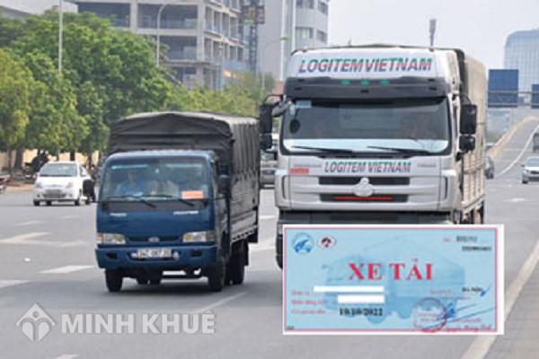 Các trường hợp không phải lắp phù hiệu cho xe ô tô tải ? Nếu không cần đăng ký phù hiệu thì đi đường cần giấy tờ gì ?