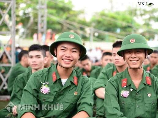 Cận 4 độ và loạn thị có phải đi nghĩa vụ quân sự không ?