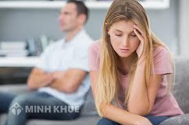 Cần làm gì để chứng minh mình không ngoại tình (không lừa dối chồng) khi chồng nhất quyết đòi ly hôn ?