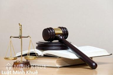 Chia sẻ ảnh nóng của người yêu cũ cho bạn có vi phạm pháp luật không ?