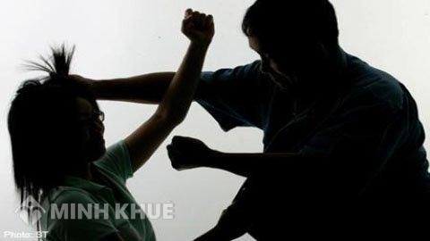 Chồng có hành vi bạo lực gia đình, vợ có thể ly hôn không ?