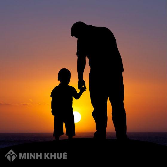 Chồng có thể kiện giành lại quyền nuôi con khi vợ đi làm xa nhà, con ở với ông bà ngoại?