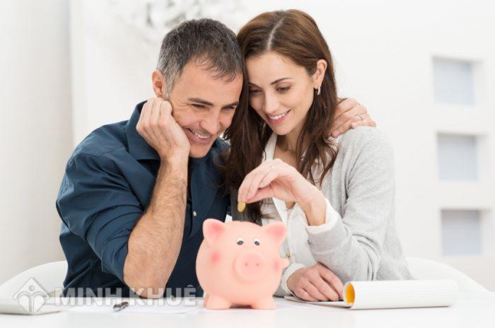 Chồng tự ý bán tài sản chung của 2 vợ chồng thì vợ có thể kiện đòi lại được không ?