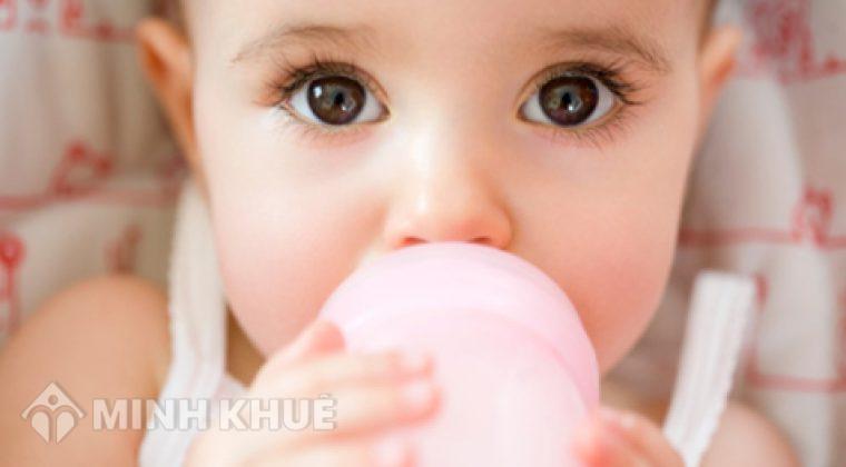 Chung sống như vợ chồng 7 năm có con, đăng ký tên cha thế nào?