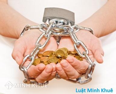 Có phải trả khoản nợ bị ép vay và cần phải làm gì khi người khác ép ký giấy nợ ? 