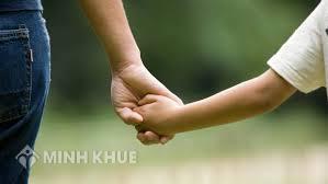 Con dưới 36 tháng mẹ không có việc làm khi ly hôn có được quyền nuôi con không?