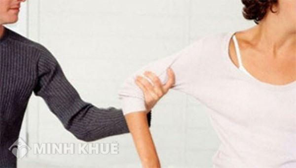Con tròn 3 tuổi khi ly hôn quyền nuôi sẽ thuộc về ai ?