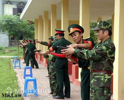Đang chờ quyết định làm việc chính thức ở cơ quan nhà nước có được hoãn nghĩa vụ quân sự không ?