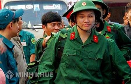 Đang học đại học có được hoãn nghĩa vụ quân sự không?