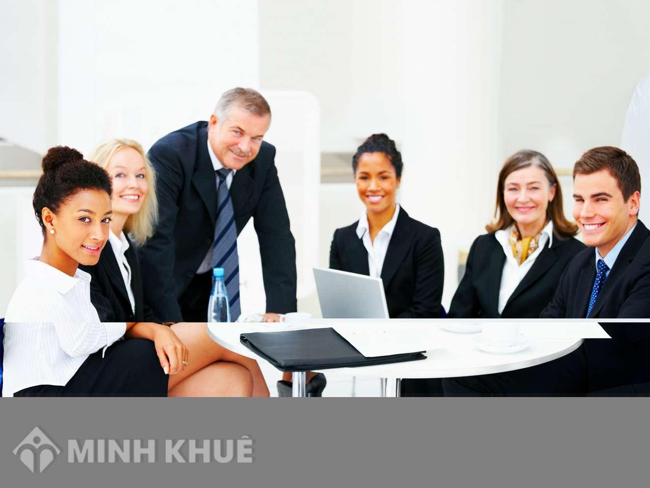 Đang học liên thông và có bố mẹ già thì có được tạm hoãn nghĩa vụ quân sự không ?