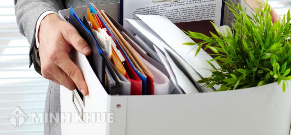 Đảng viên bị giám đốc kỷ luật bằng hình thức sa thải thì có bị kỷ luật về đảng không ? 