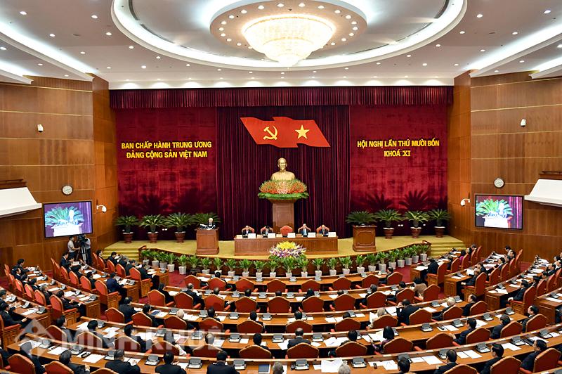 Đảng viên sinh con thứ 3 khi hai vợ chồng đã ly hôn thì có bị kỷ luật không ?
