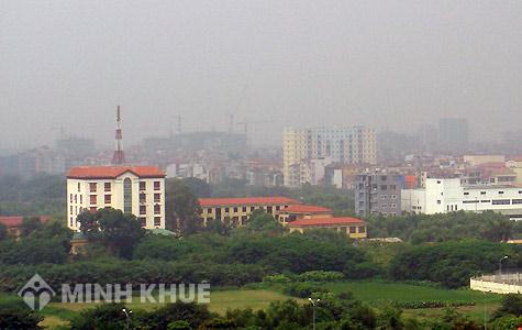 Đất đã đền bù người dân canh tác trên đó có phải đóng thuế không ?