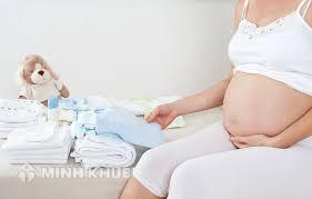 Điều kiện hưởng chế độ thai sản khi sinh con và Mức hưởng chế độ thai sản theo luật ? 