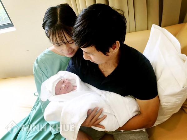 Đóng bảo hiểm xã hội bao lâu thì được hưởng chế độ thai sản ? Đóng tiền BHXH gián đoạn có được hưởng không ?