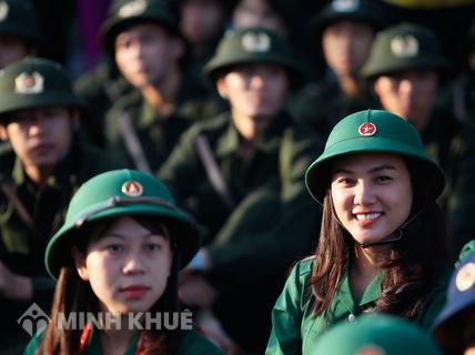 Gãy tay có được miễn nghĩa vụ quân sự không ?