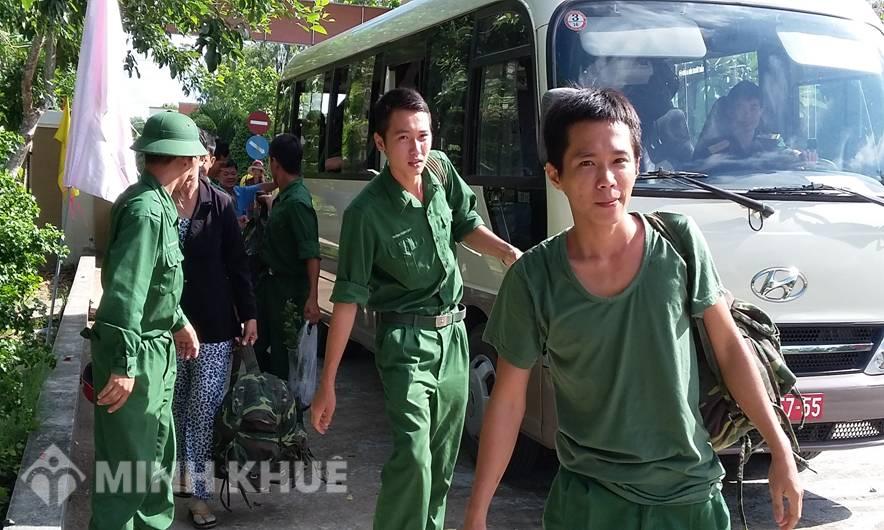 Gia đình khó khăn về kinh tế có thể xin tạm hoãn nghĩa vụ quân sự không?