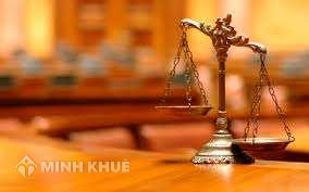 Gửi thông báo xét xử cho gia đình người phạm tội ?