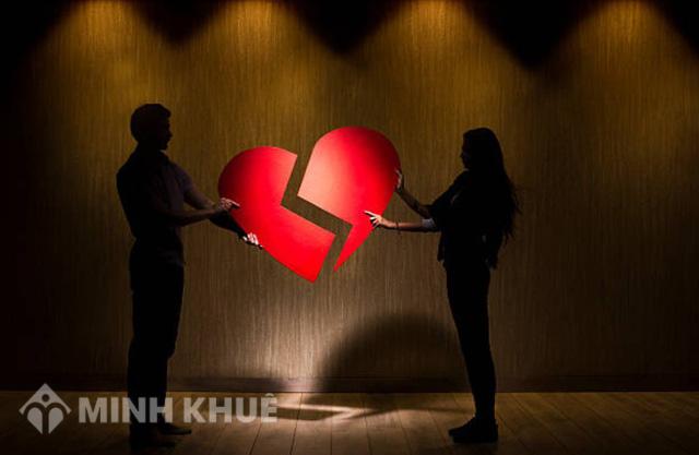 Hạnh phúc gia đình tan vỡ khi chồng đi lao động xuất khẩu thì vợ ở nhà có quyền ly hôn đơn phương và toàn quyền nuôi con không ?