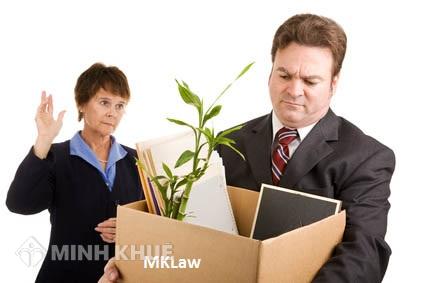 Hình thức kỷ luật sa thải và buộc thôi việc khác nhau ở điểm nào ?