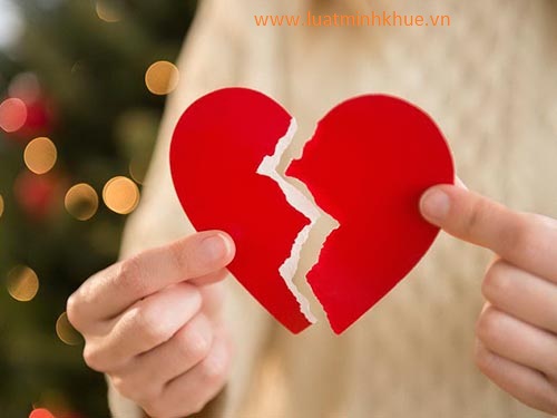 Hồ sơ ly hôn có phải nộp qua cấp xã phường hay không ?