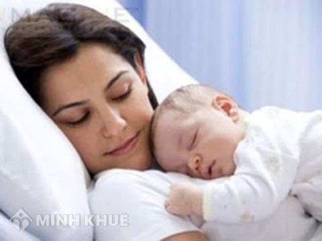 Trách nhiệm chốt sổ bảo hiểm xã hội và thời gian giải quyết hưởng chế độ thai sản