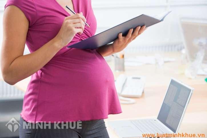 Hỏi về chế độ hưởng thai sản khi đã nghỉ việc ?