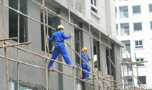 Hỏi về hưởng chế độ bảo hiểm tai nạn lao động ?