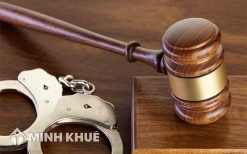 Không có hộ khẩu thường trú nên không được tại ngoại đúng không ?