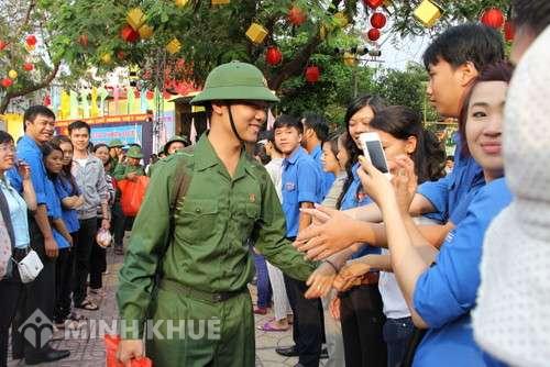 Là con một, mắc bệnh viên gan B có được hoãn nghĩa vụ quân sự không ?