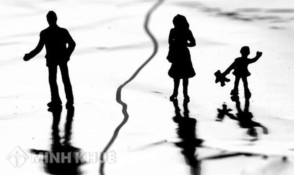 Làm sao để giành quyền trực tiếp chăm sóc, nuôi dưỡng con khi hai vợ chồng ly hôn ?